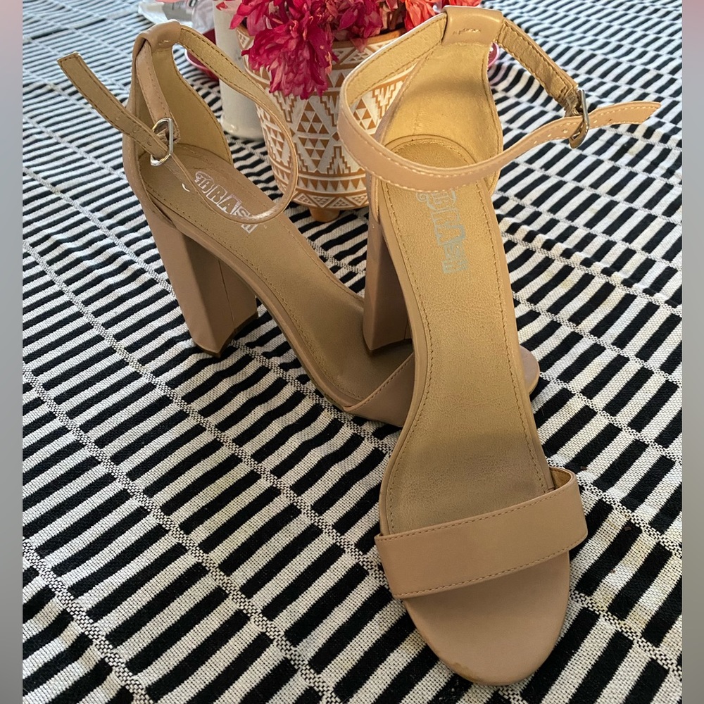 BRASH Nude 4in Block Heels size 8 Ankle Strap
